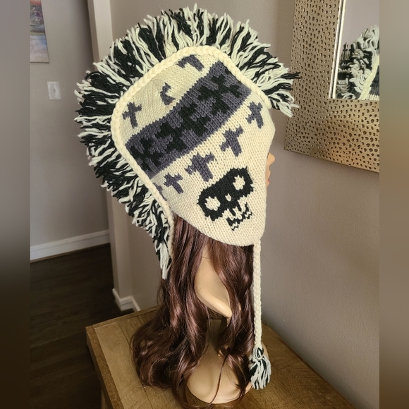 🌟HIMALAYA Bone Skull Handmade Mohawk Hat 100% Wool Made in Nepal - Picture 4 of 8